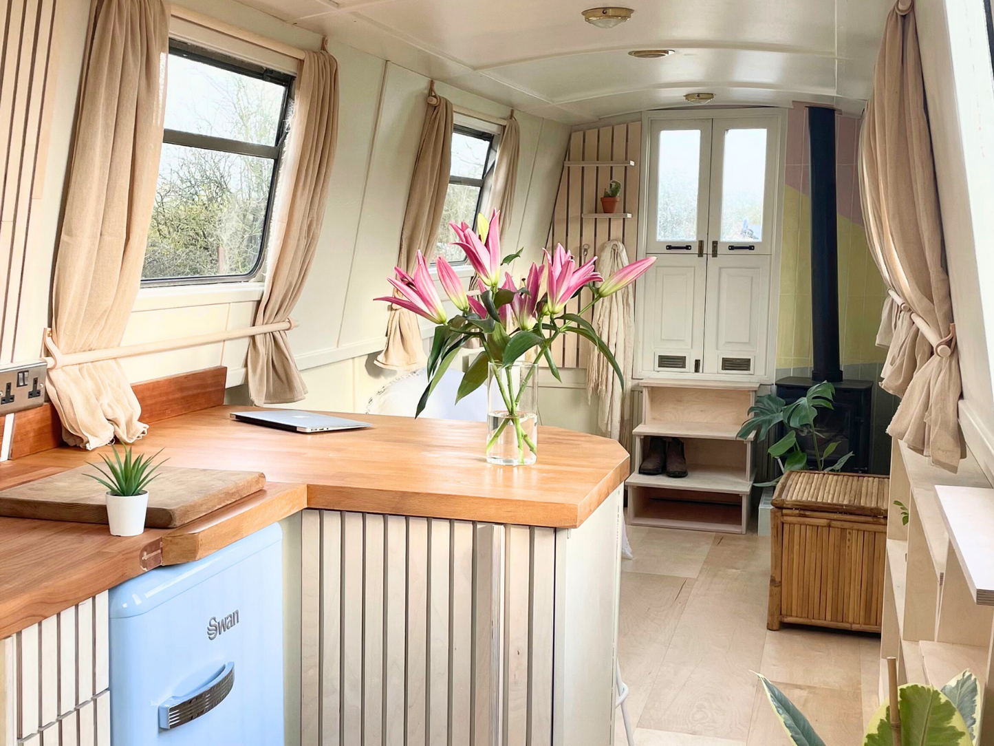 Dottie Narrowboat Holiday - Giveaway 2