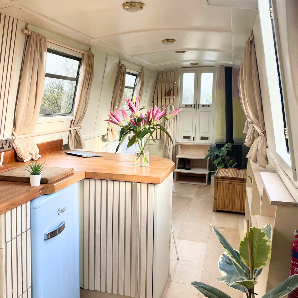 Dottie Narrowboat Holiday – Giveaway 3